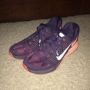 Nike Tennis Shoes